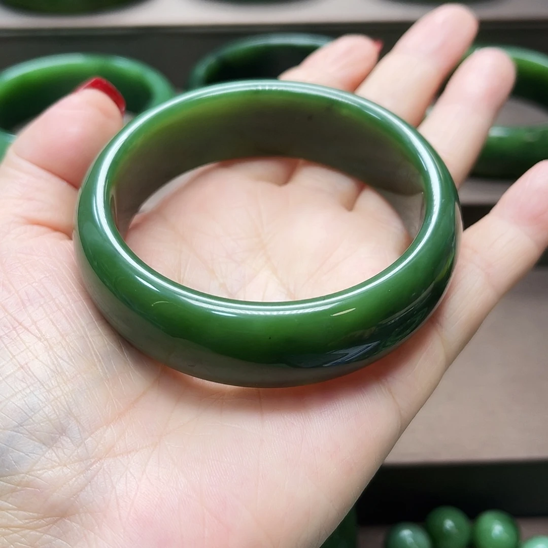 和田玉（碧玉）未镶嵌手镯