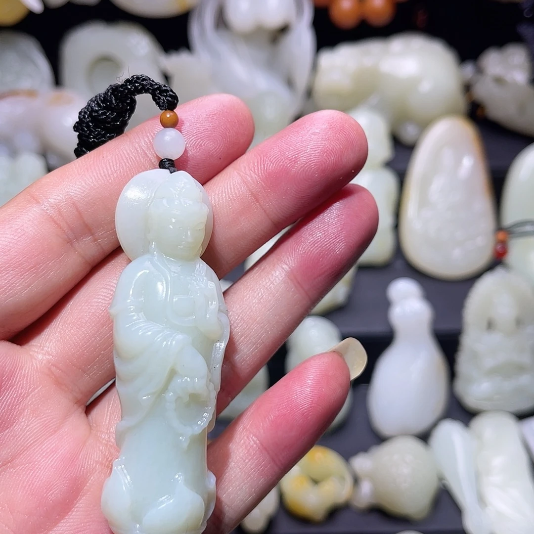 勇***和田玉未镶嵌挂件