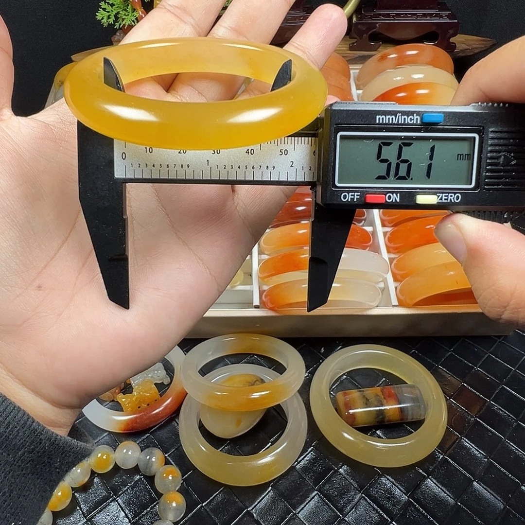 石英质玉（黄龙玉）未镶嵌手镯