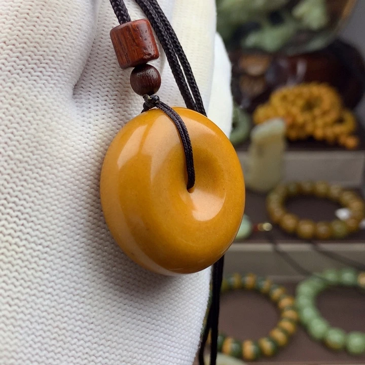 岫岩河磨玉（透闪石质玉）未镶嵌把件