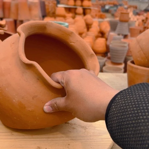 红陶口18花边口卧盆微瑕