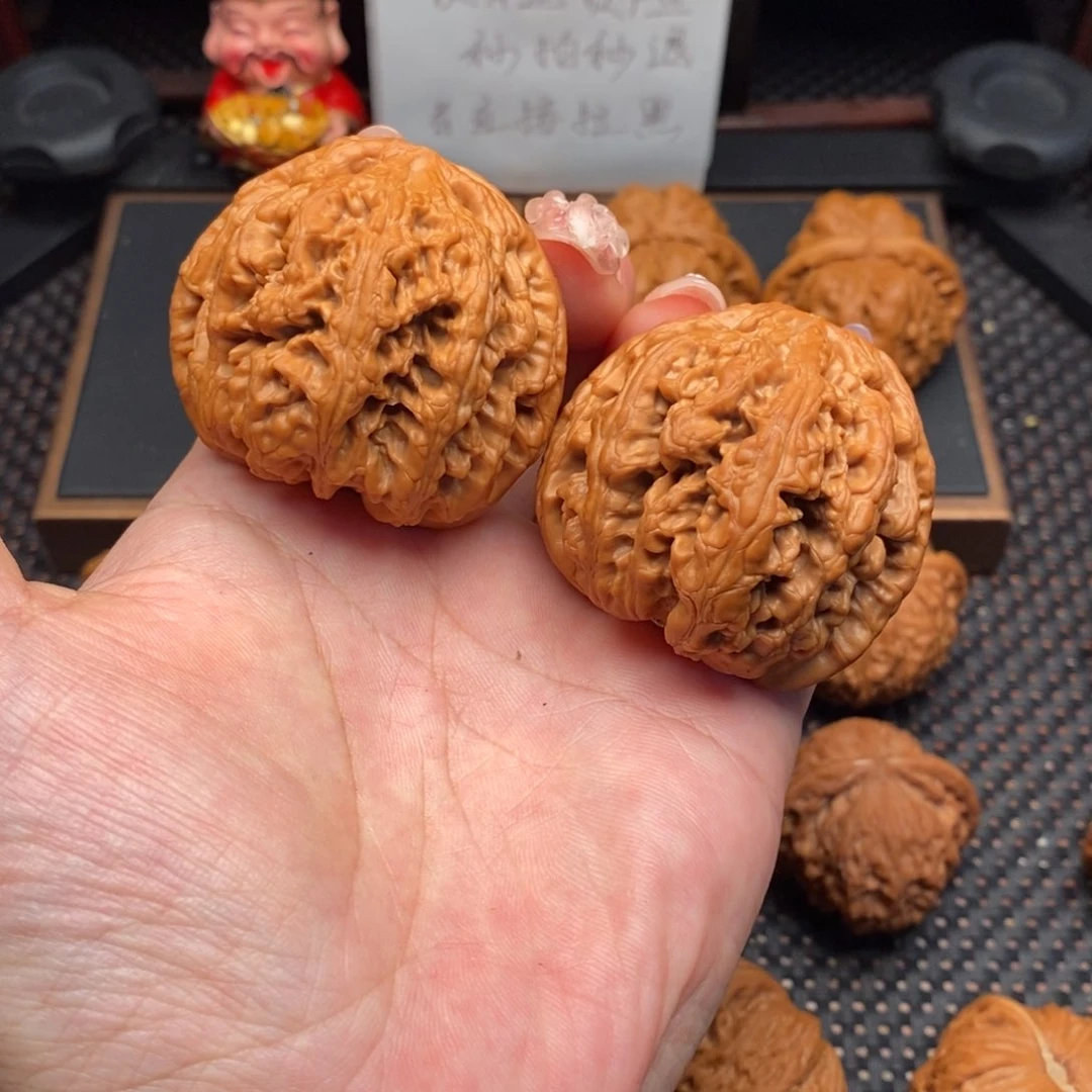 知***恩文玩核桃把件粗筋