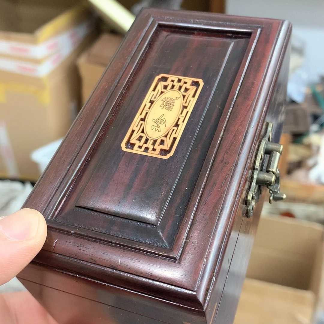 藤类大红酸枝核桃盒子