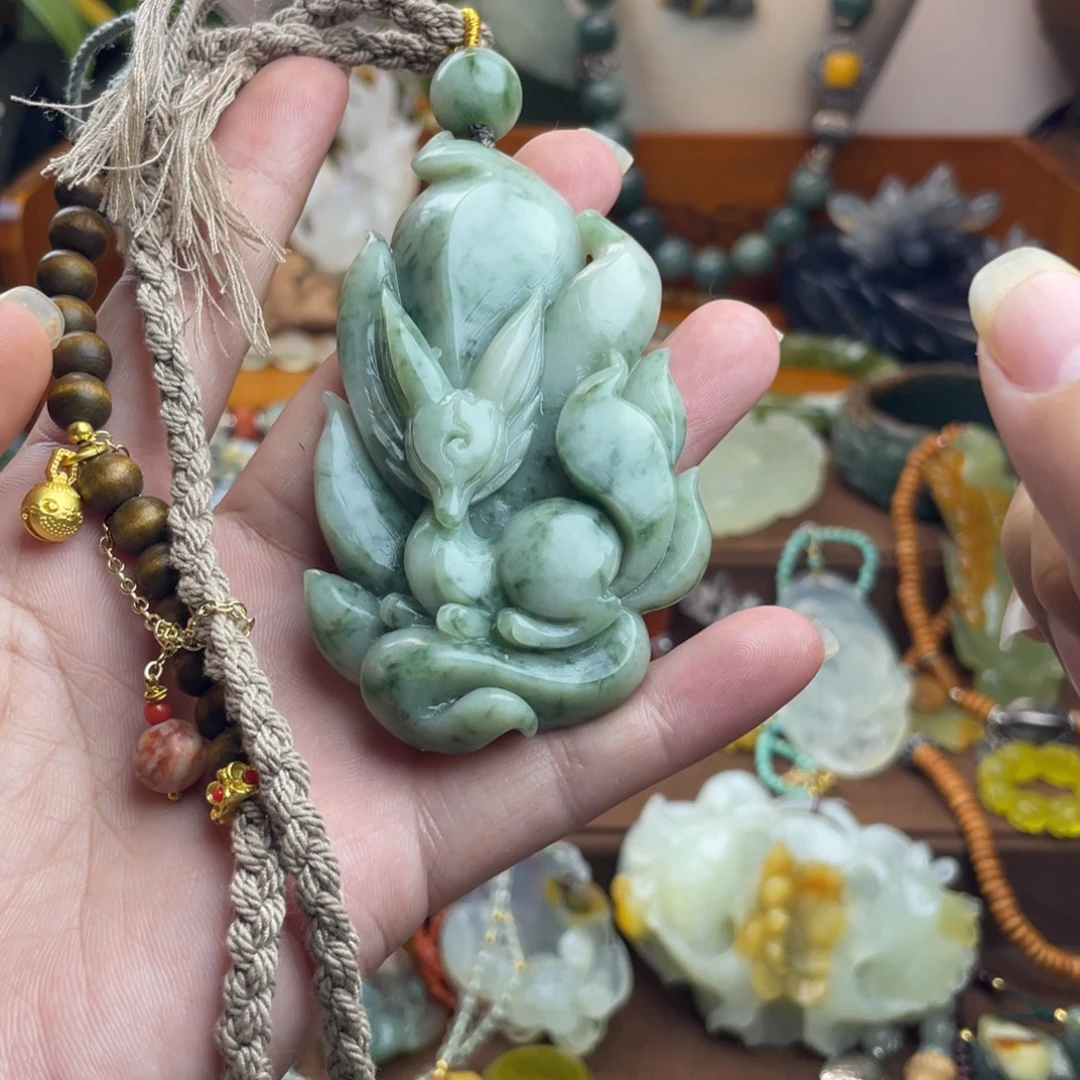 蛇纹石玉未镶嵌吊坠