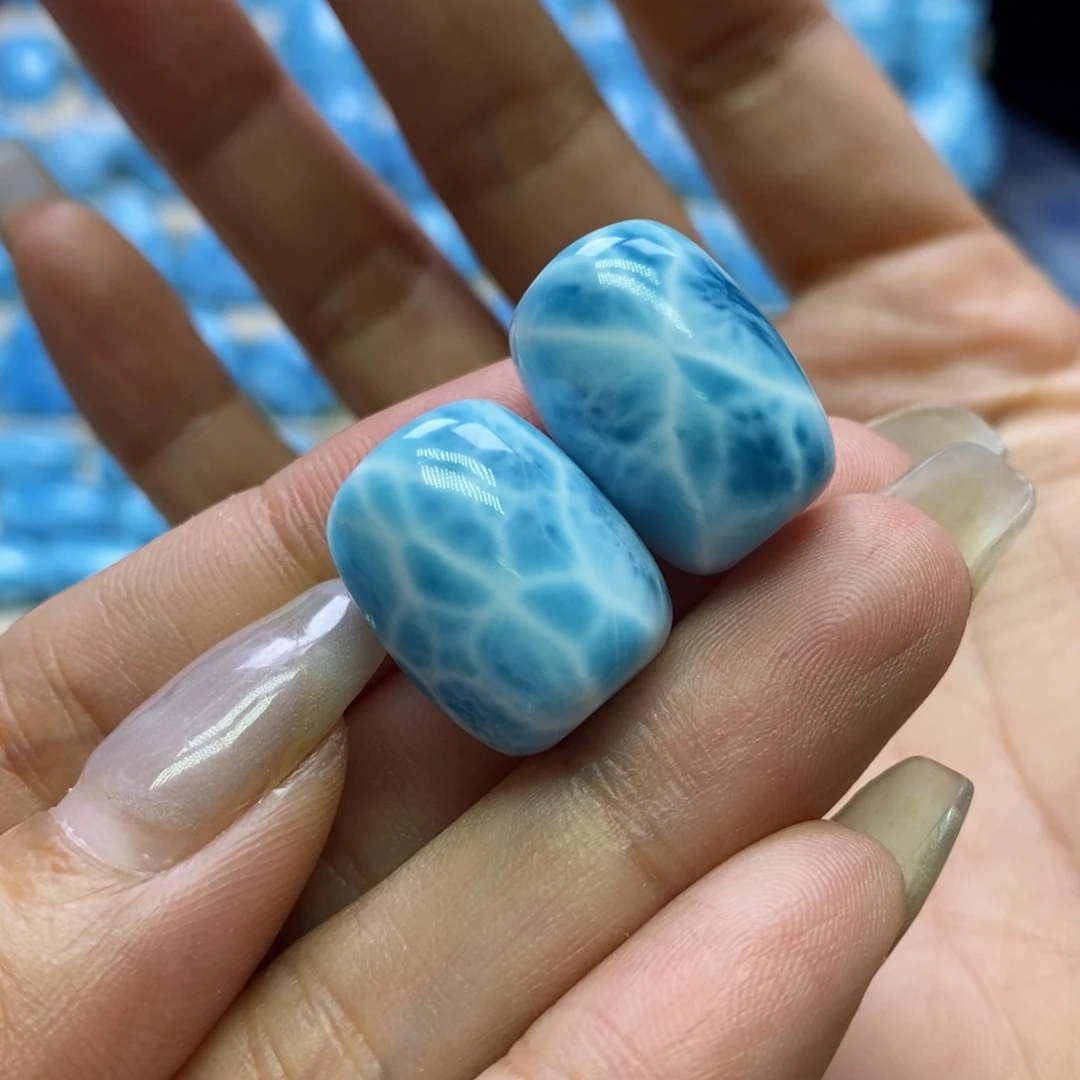 A****针钠钙石（海纹石）未镶嵌颈饰