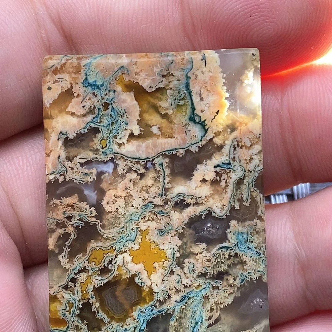 未镶嵌颈饰玛瑙/玉髓俱*