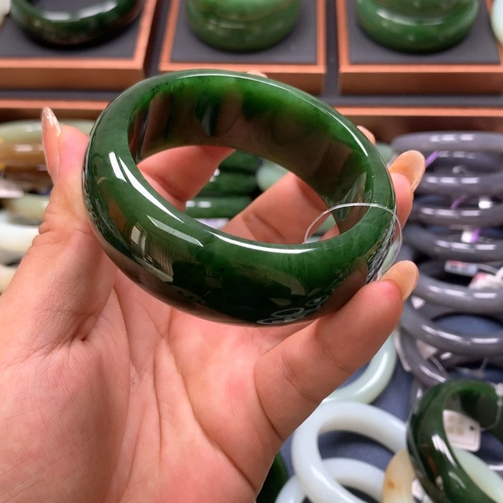 【闪购商品】未镶嵌手镯和田玉（碧玉）