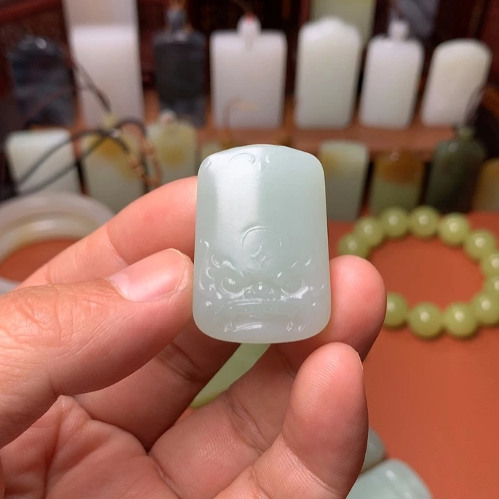 颈饰未镶嵌和田玉v*p