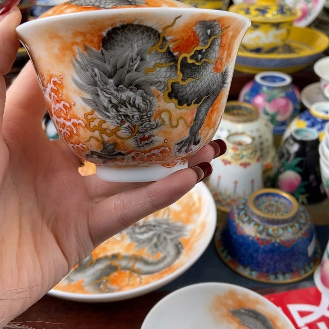 陶瓷艺术家的作品是一种
