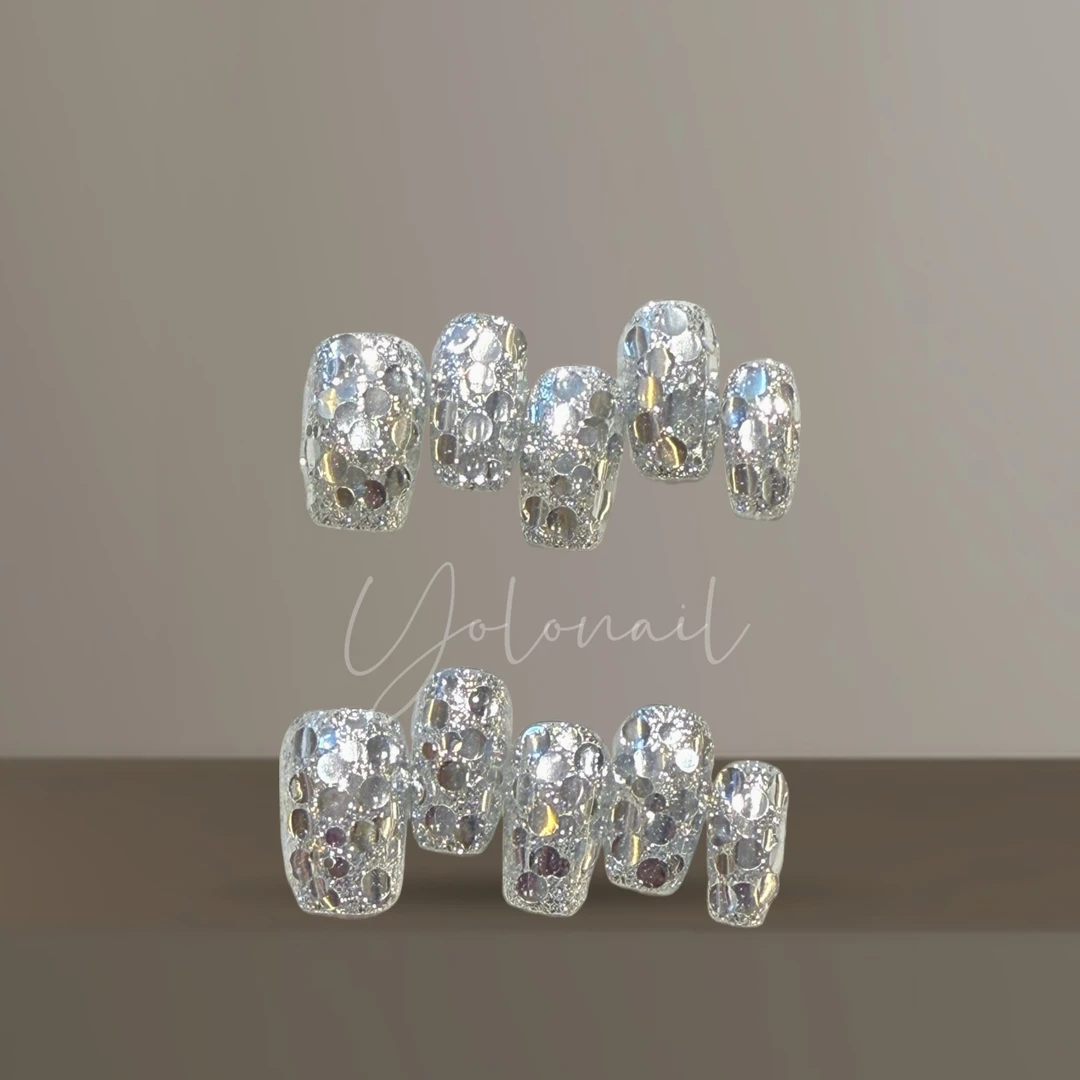 961.纯手工穿戴甲