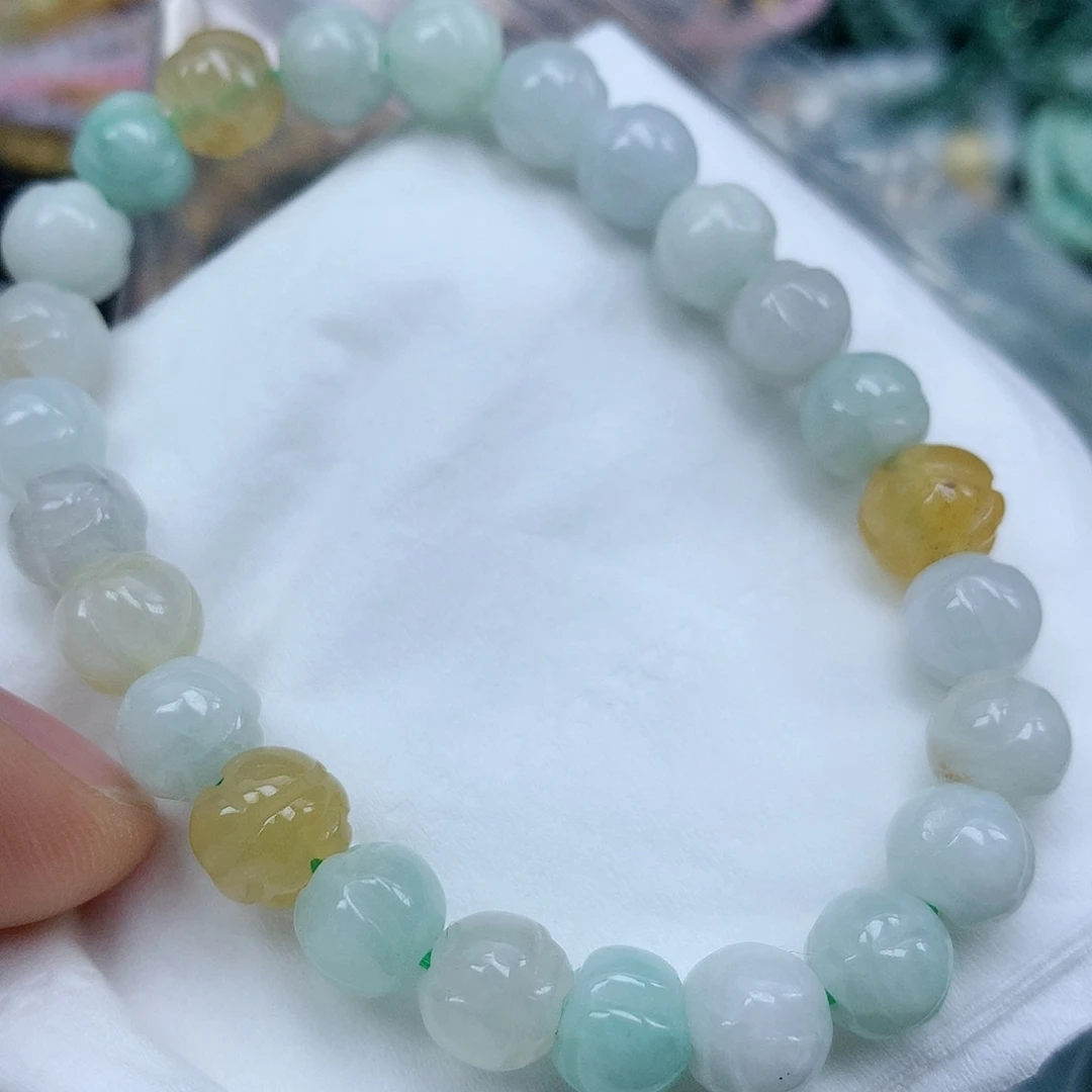 翡翠颈饰未镶嵌手串