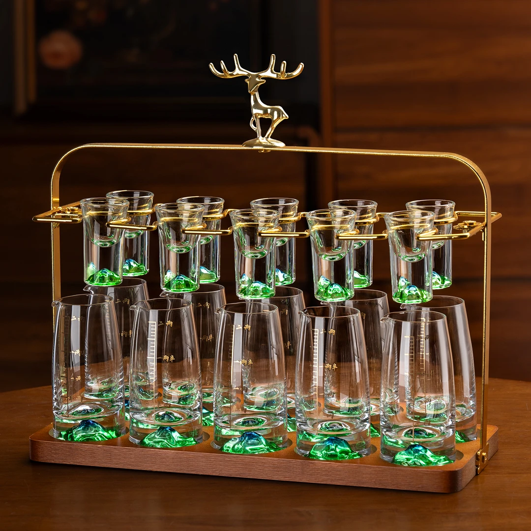 水晶玻璃创意白酒杯分酒器家用小酒杯一口杯轻奢高档刻度酒具套装