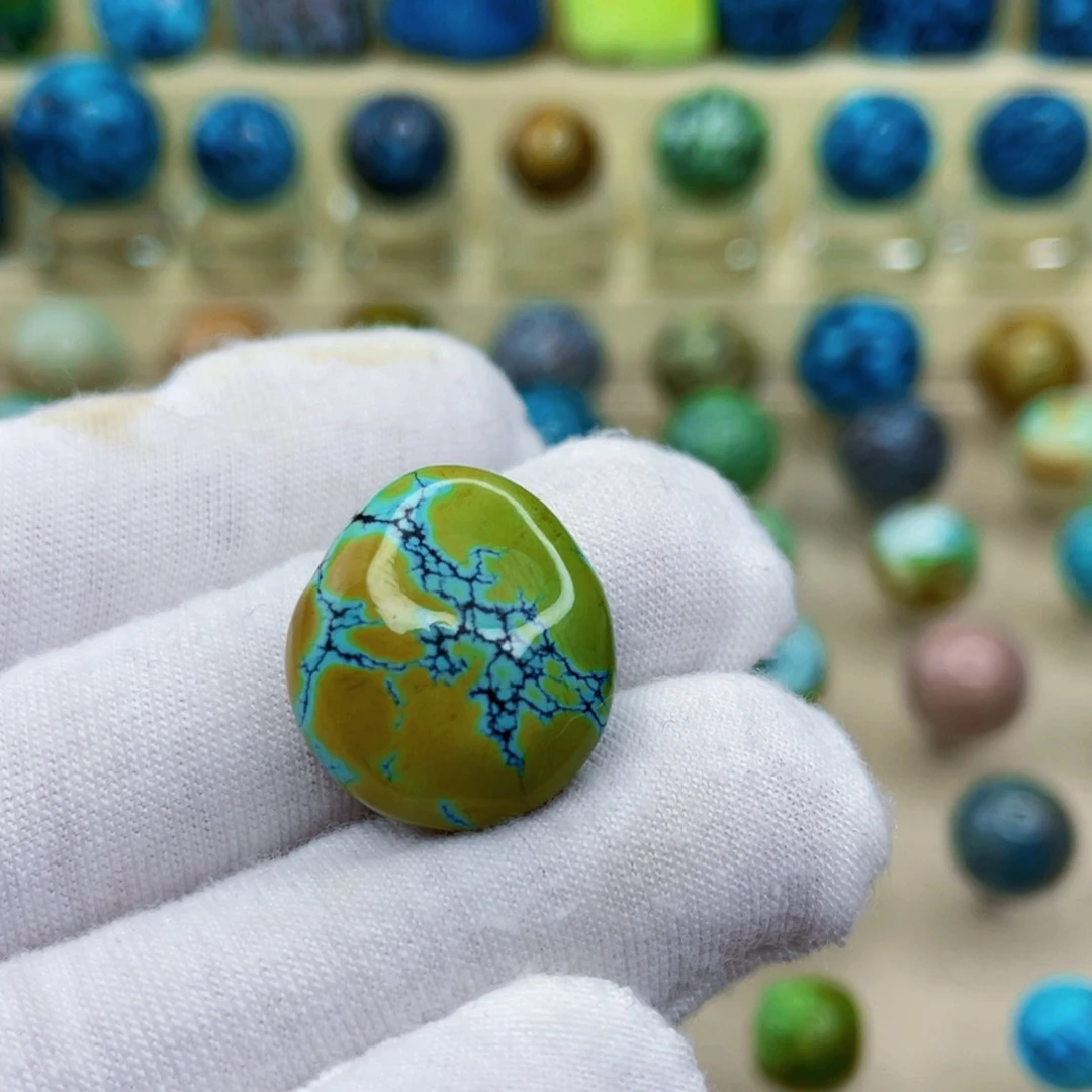 未镶嵌绿松石颈饰