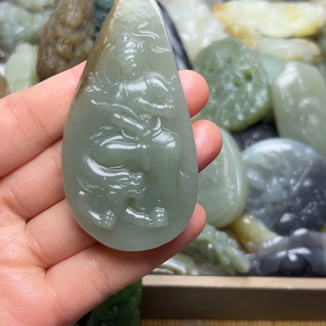 幸***糖和田玉未镶嵌颈饰