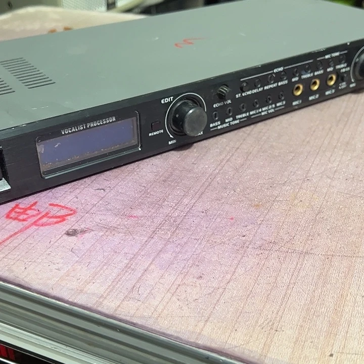 8新效果器一台 没有电源 不包好坏 没有线材 包邮