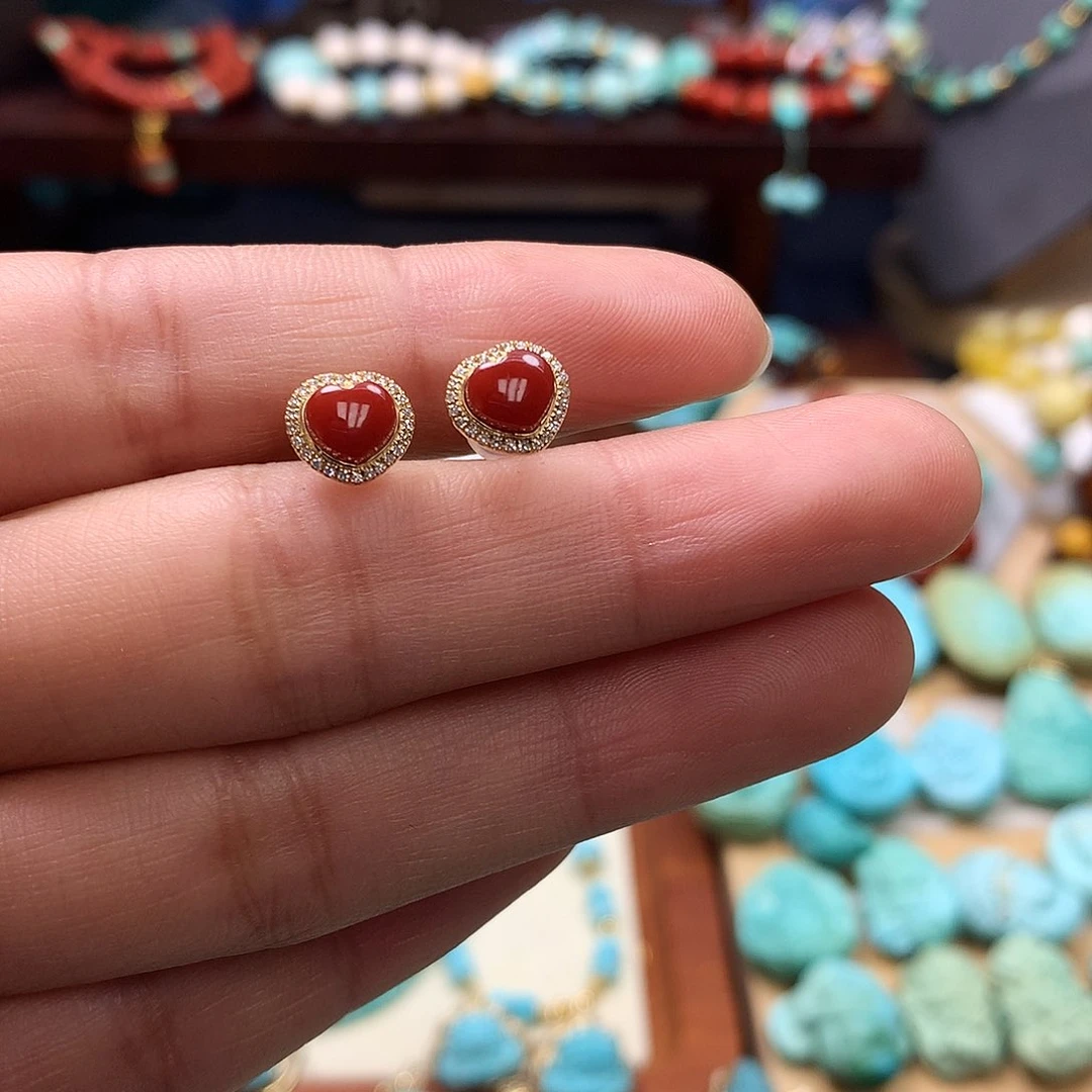 18K金镶嵌南红玛瑙耳饰