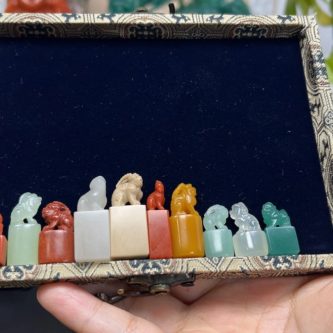 萝***皮印石寿山石印章雕刻工艺