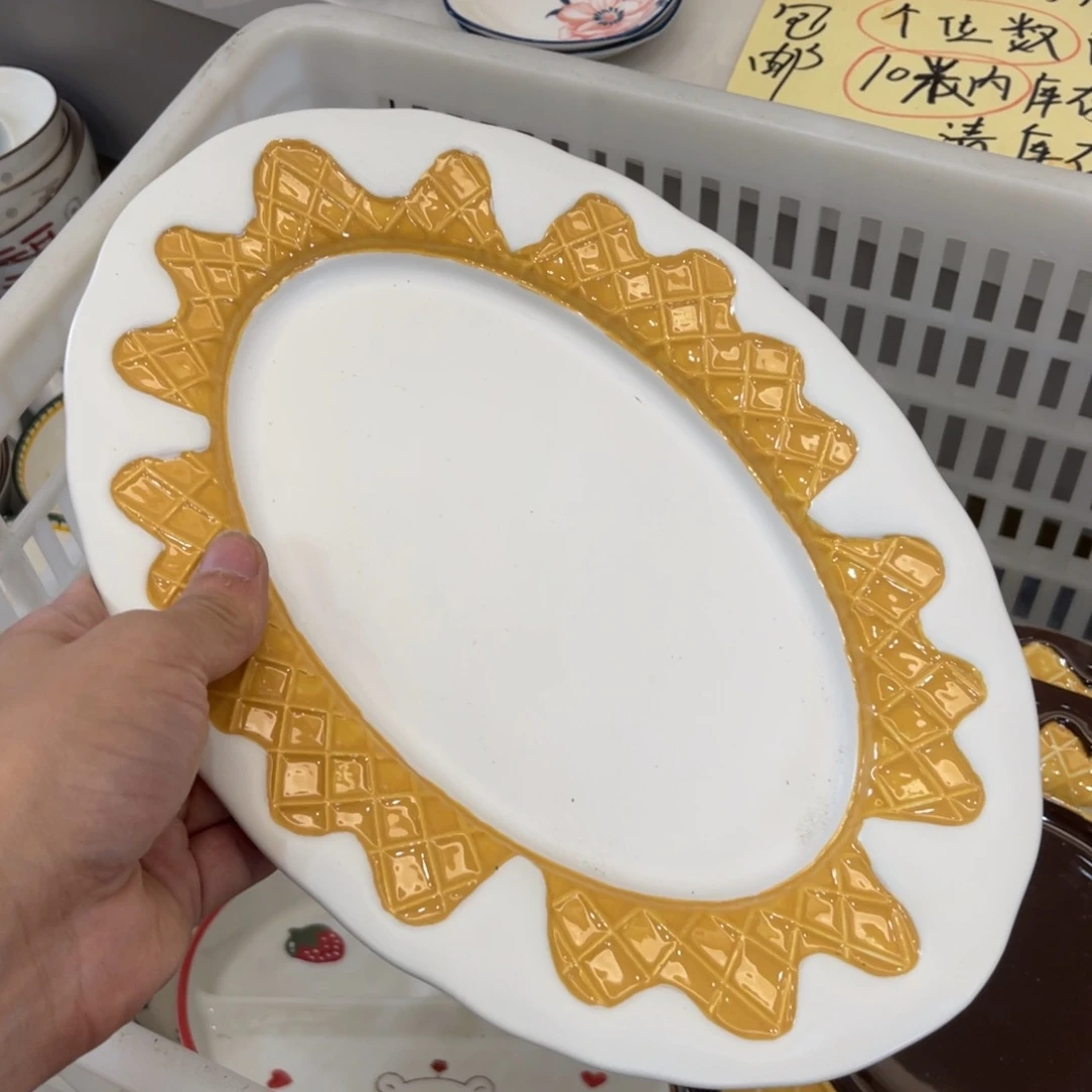 陶瓷微瑕餐具介意勿拍，满18飞！