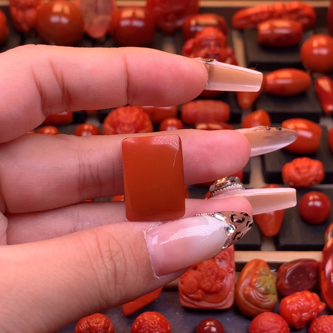 敢***敢南红玛瑙未镶嵌原矿高品无事牌15mm