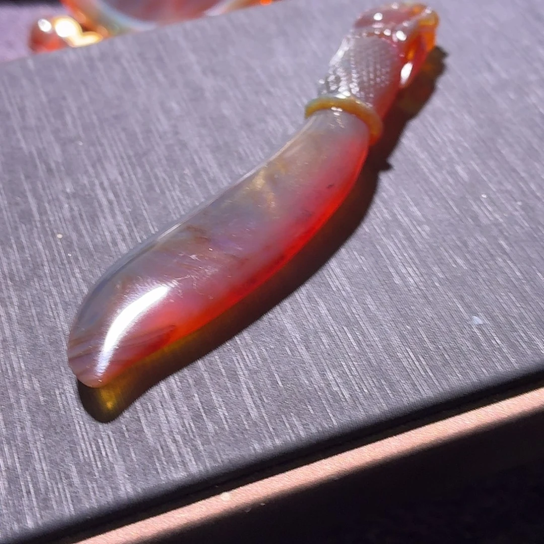 未镶嵌颈饰琥珀吊