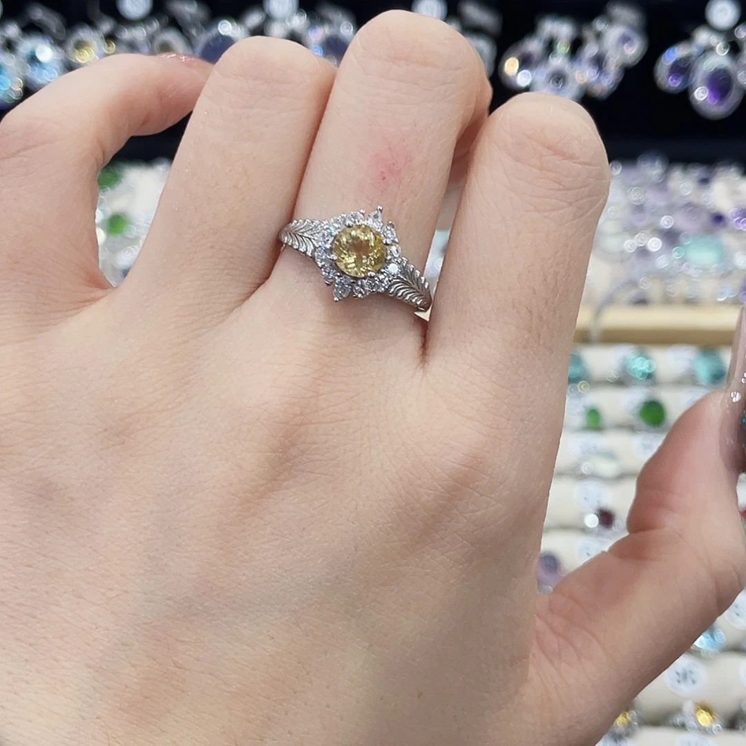 银S925镶嵌戒指黄晶戒指