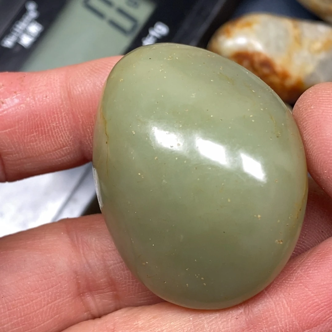 和田玉挂件足铂镶嵌