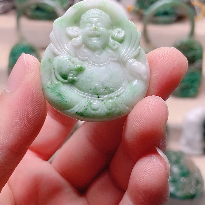 独山玉未镶嵌颈饰