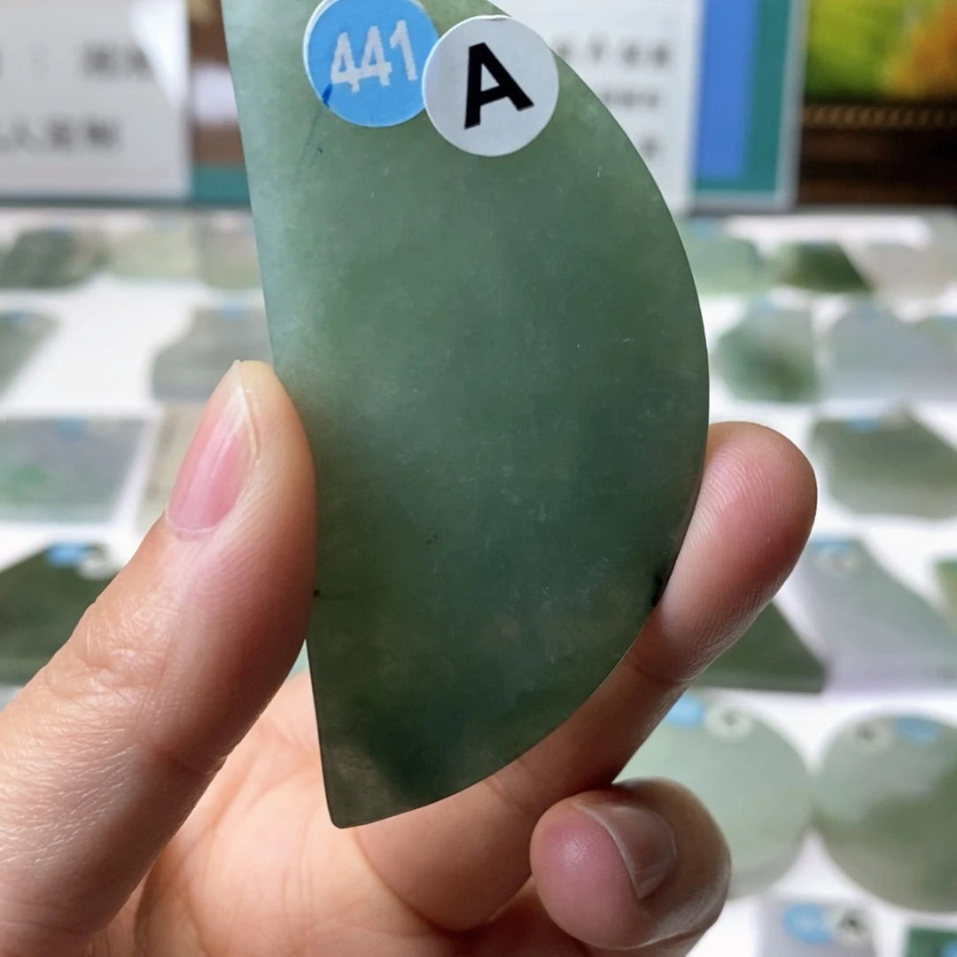 未镶嵌定制翡翠天然货翡翠挂件