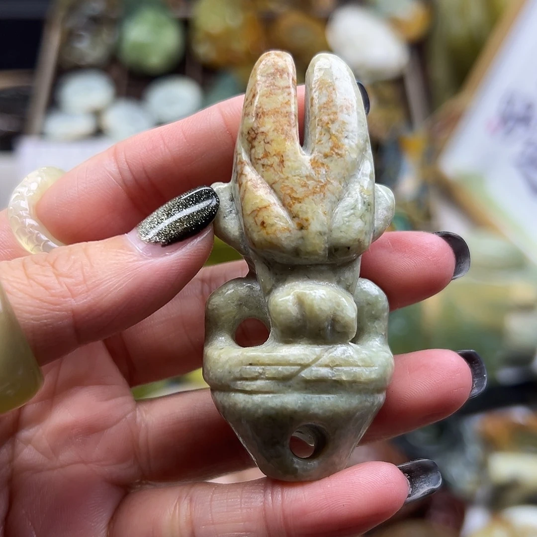 颈饰未镶嵌岫岩河磨玉（透闪石质玉）河磨玉太阳人
