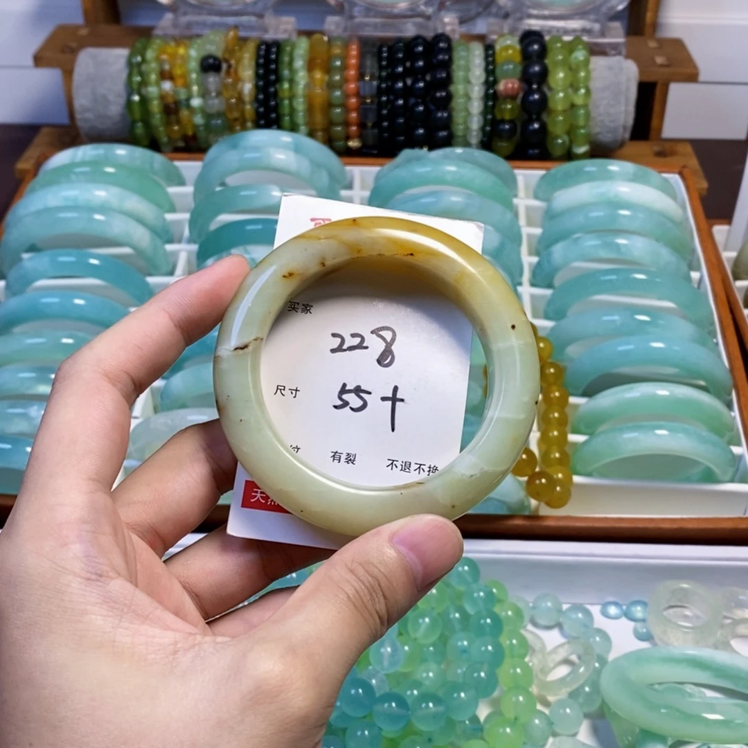 未镶嵌蛇纹石玉手镯