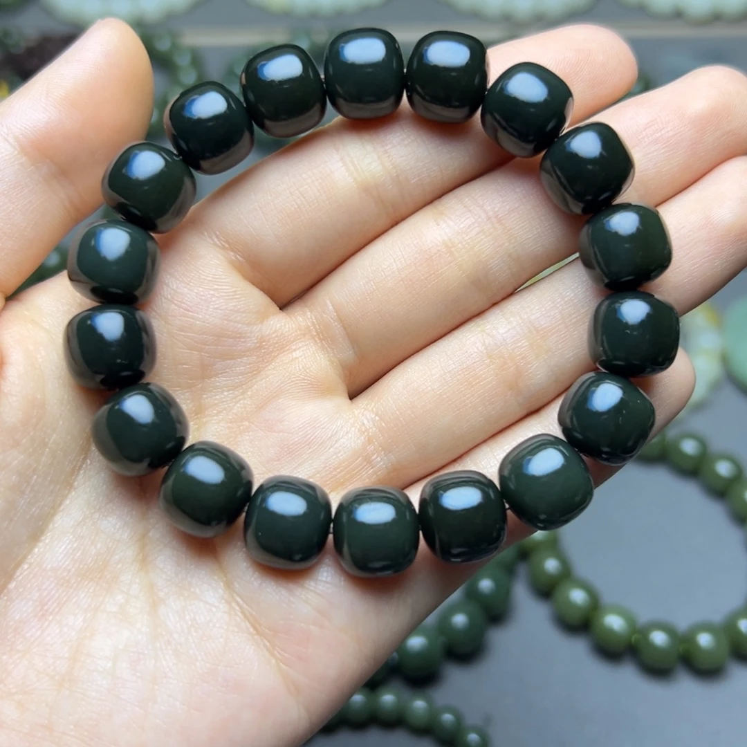 奔***奔和田玉未镶嵌手链