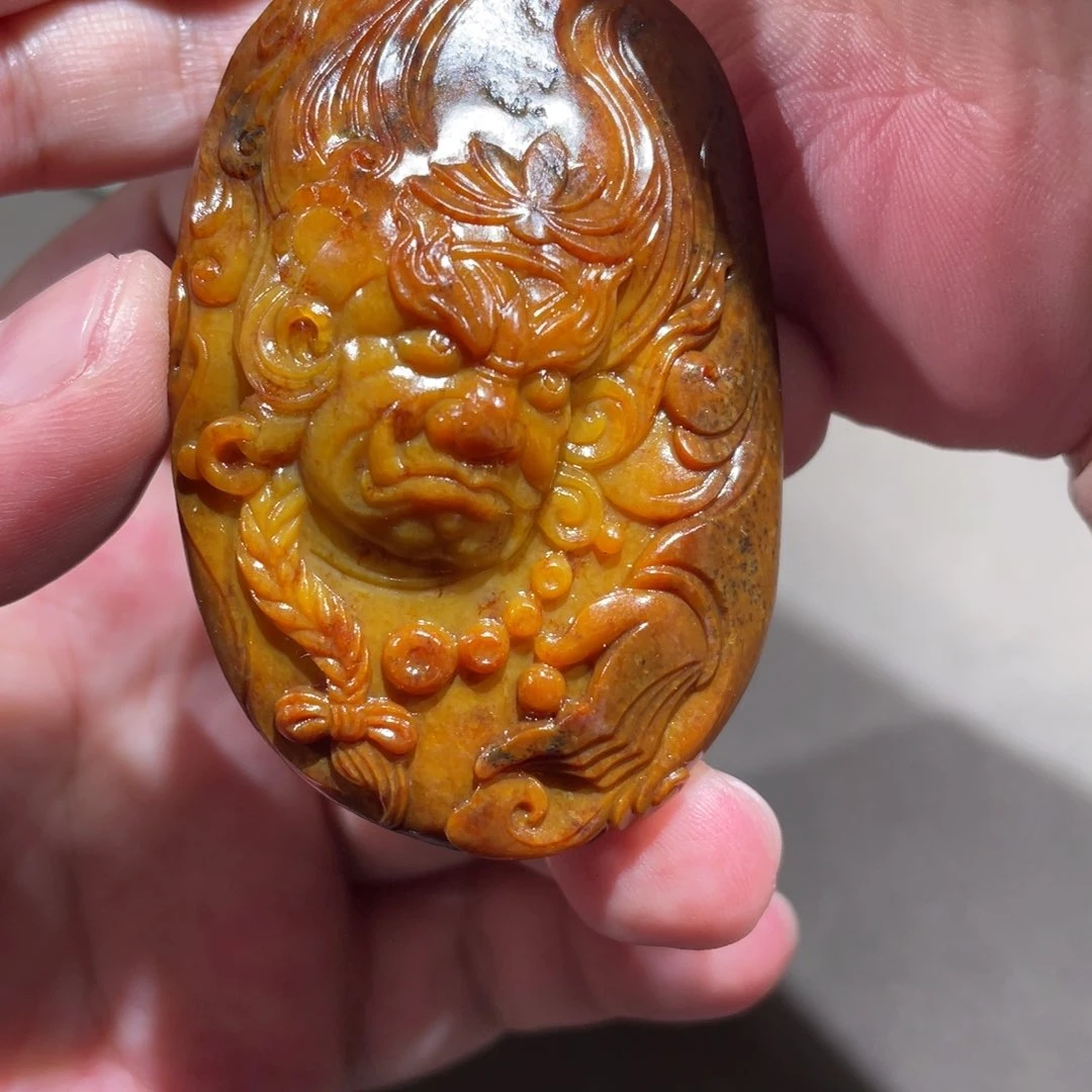和田玉18K金镶嵌颈饰