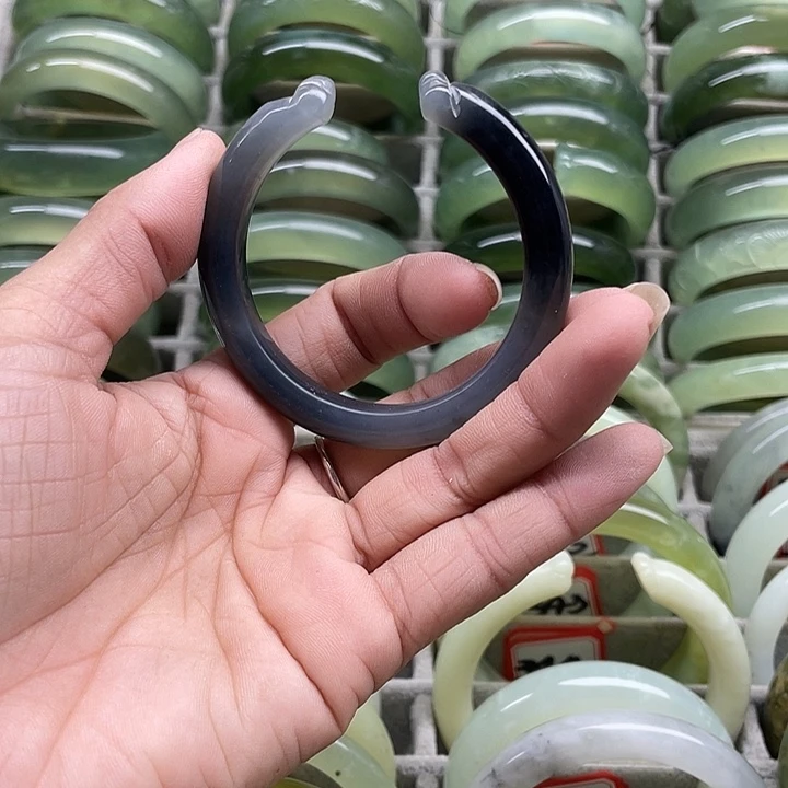 蛇纹石玉未镶嵌手镯332