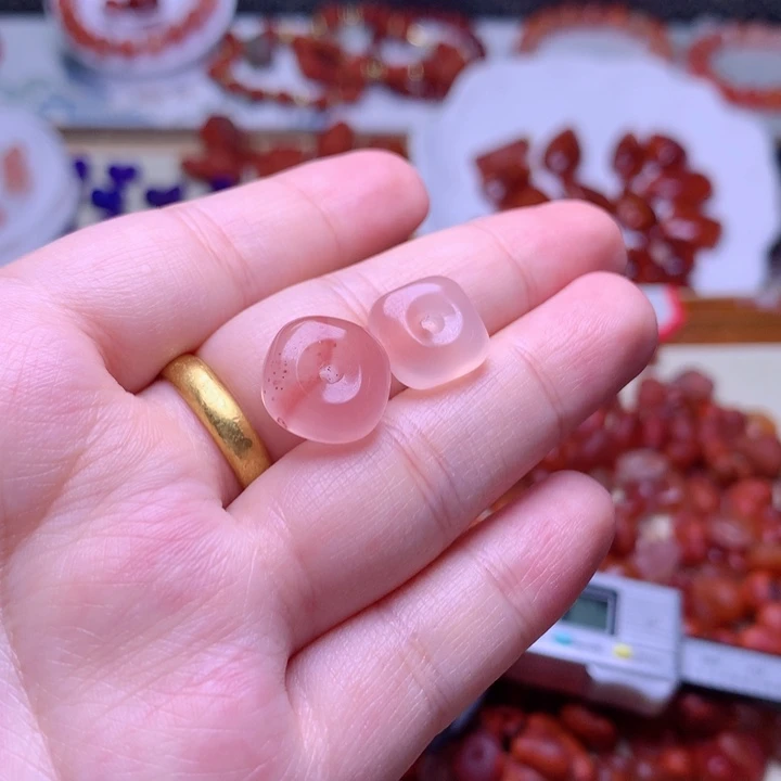 南红玛瑙未镶嵌珠宝半成品3