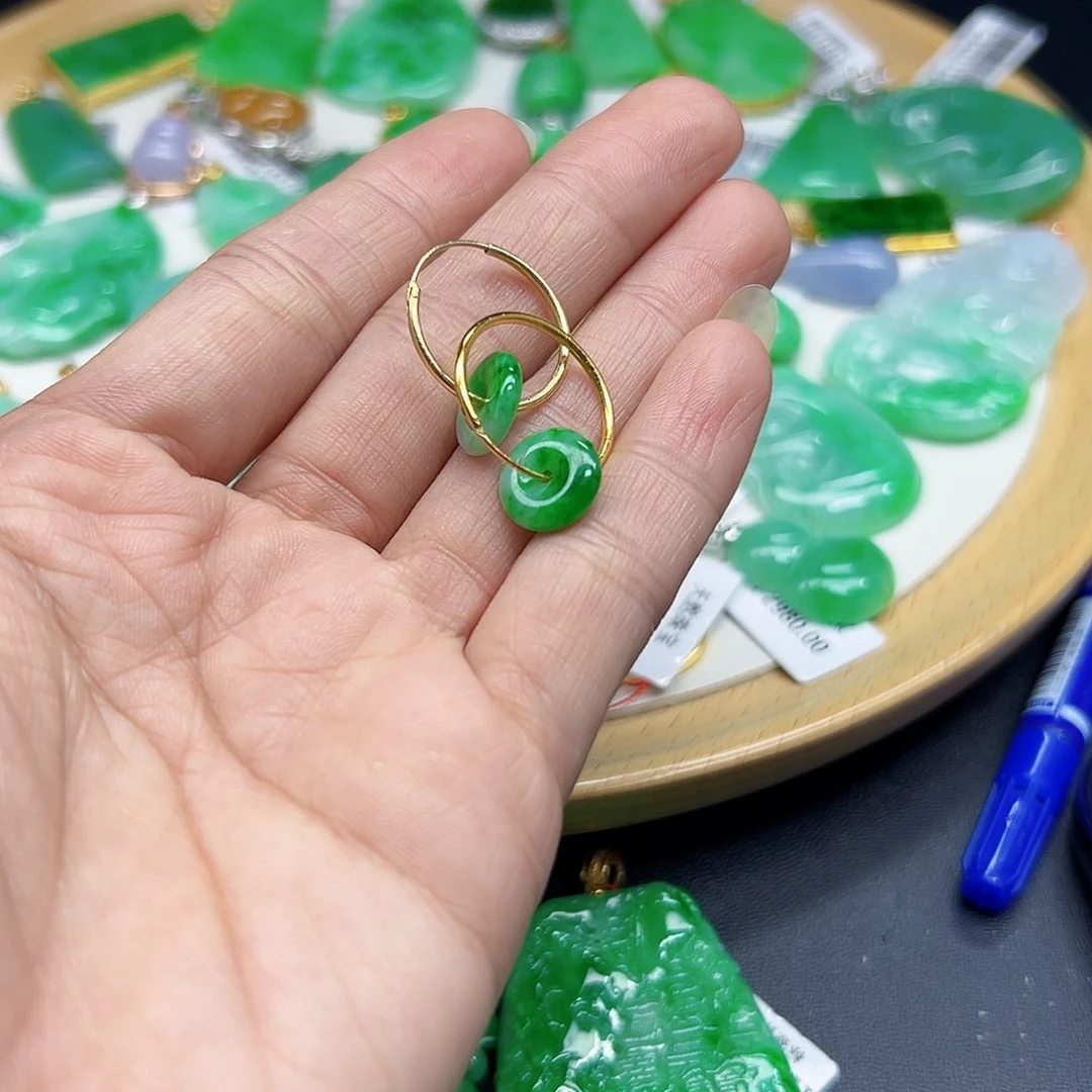 翡翠耳饰未镶嵌天然缅料A货一件