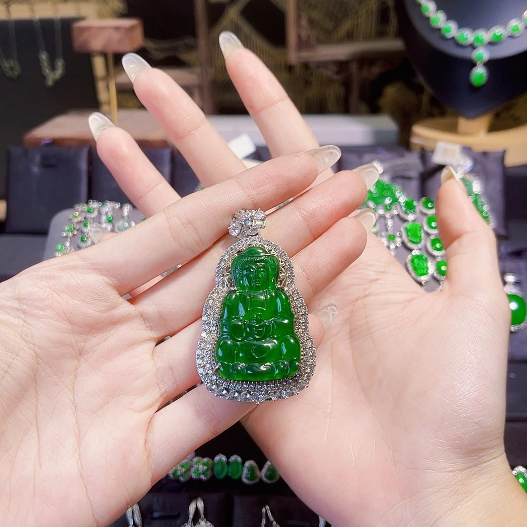 桃****翡翠银S925镶嵌颈饰观音