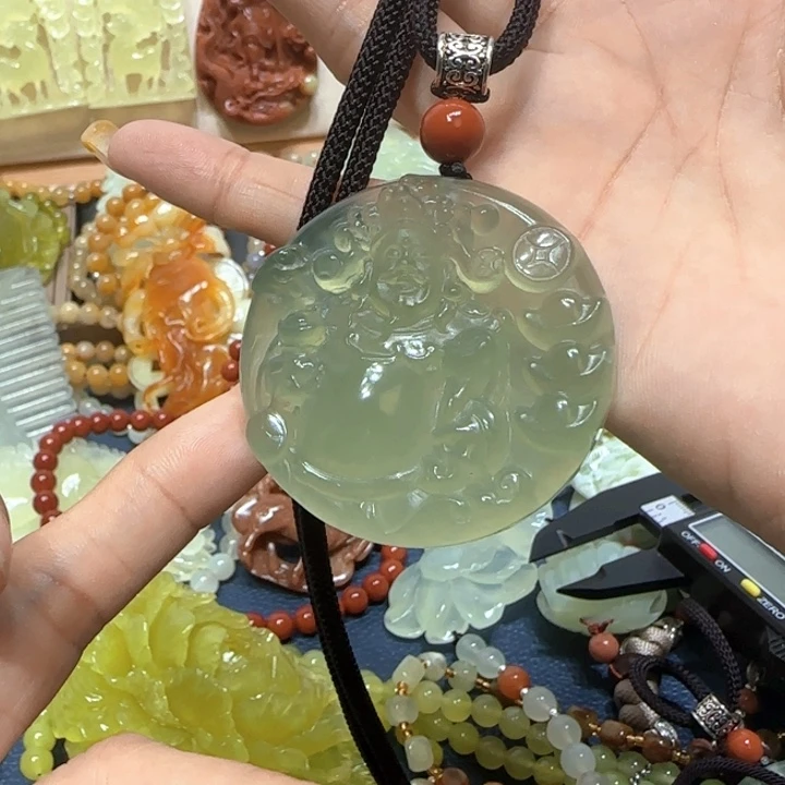 合金蛇纹石玉吊坠