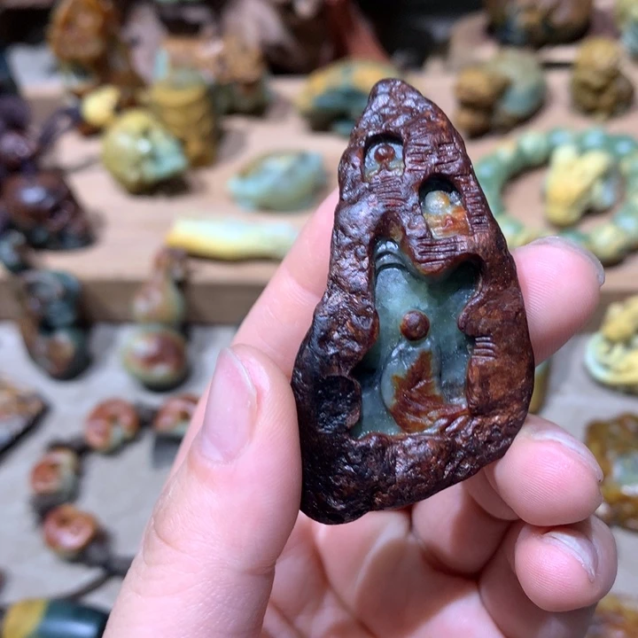 未镶嵌岫岩河磨玉（透闪石质玉）把件