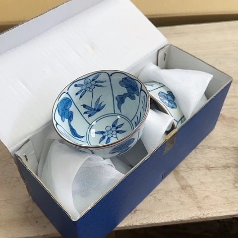 精品瓷器。