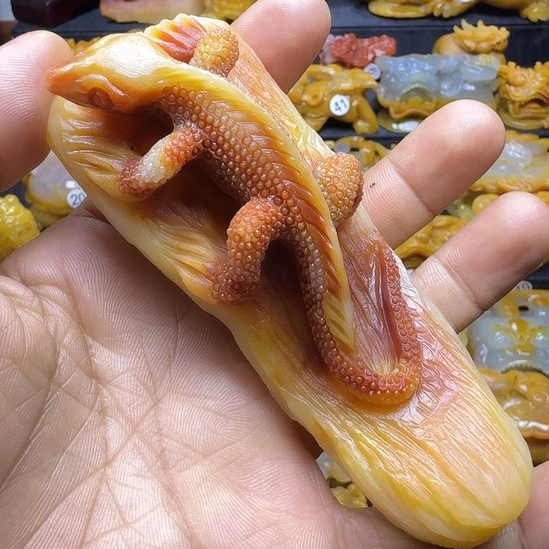 石英质玉（黄龙玉）未镶嵌小摆件