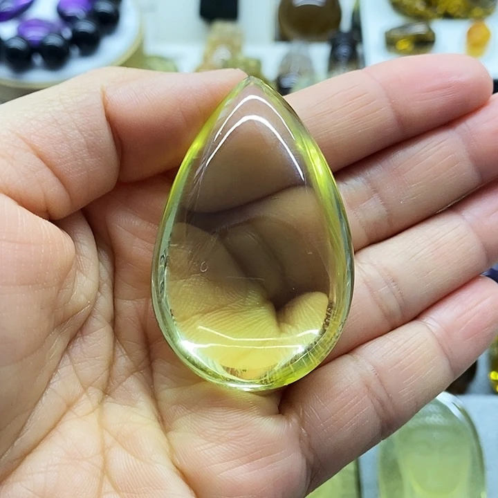 颈饰水晶未镶嵌水滴