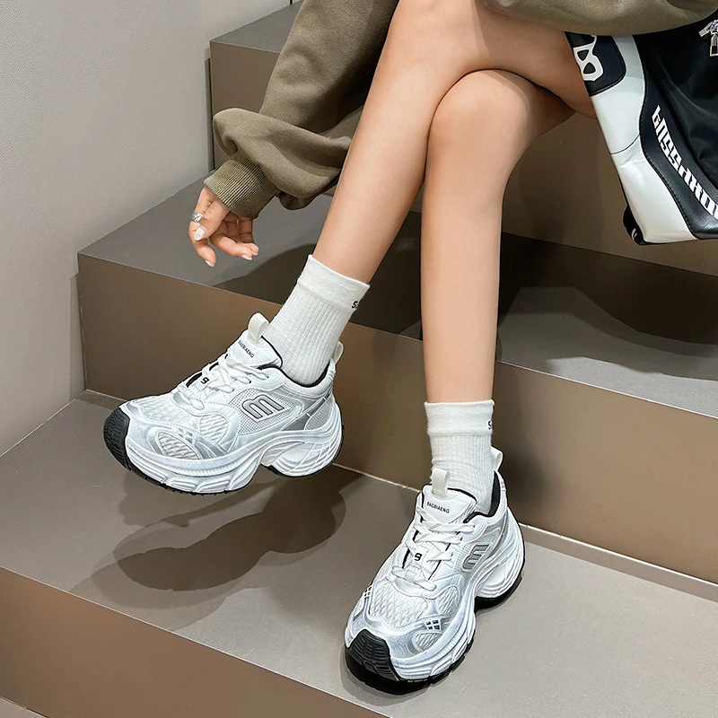 时尚网红爆款厚底透气情侣款老爹鞋