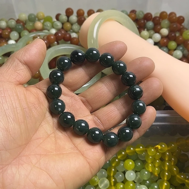 合金蛇纹石玉颈饰