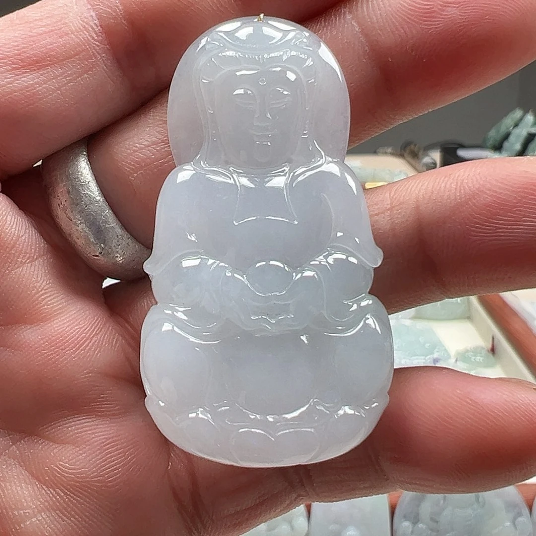 颈饰未镶嵌翡翠观音