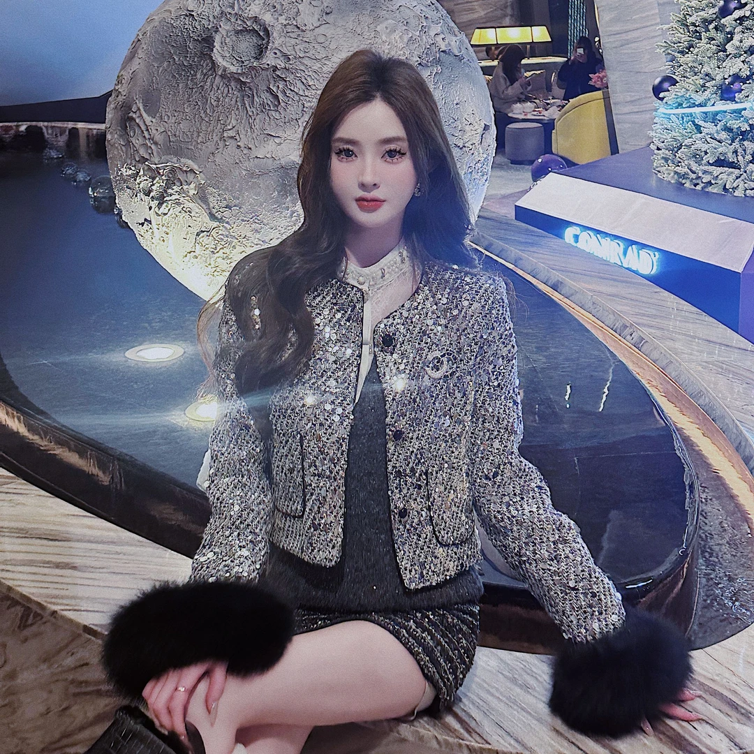 【银河漫游】重工亮片爆闪FOX毛袖短款西装外套XS40727