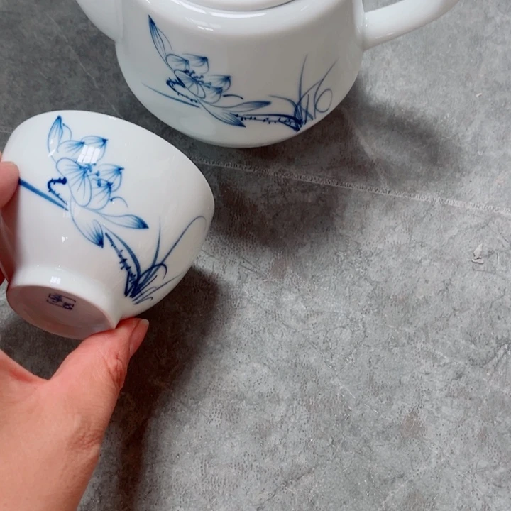 青花玲珑手绘荷花小壶1个小杯4个g**g