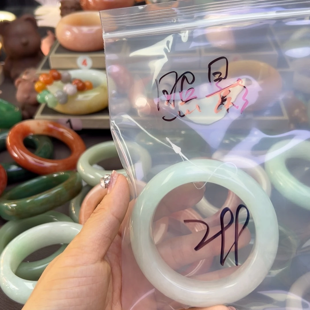 未镶嵌手镯石英岩玉夢****