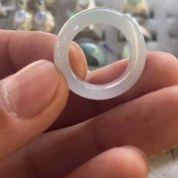 定制翡翠未镶嵌戒指