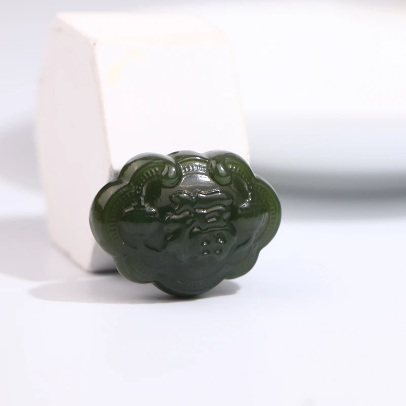 天然和田玉青玉肉底透感福字平安锁吊坠 26*20*12（多样性发其一）