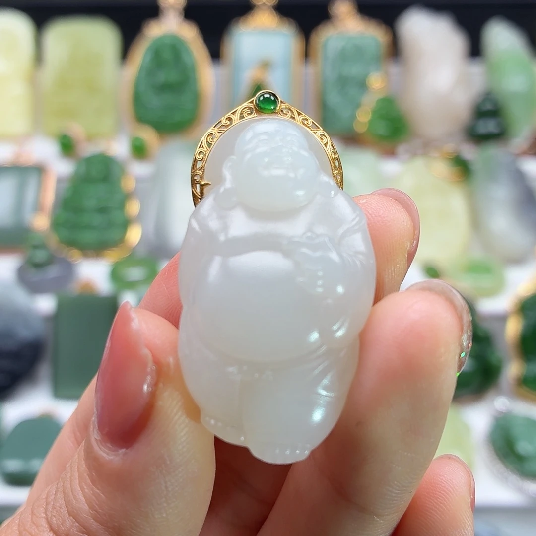 和田玉18K金镶嵌颈饰